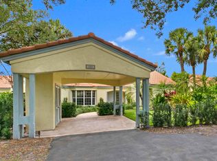 2311 Las Casitas Dr, Wellington, FL 33414