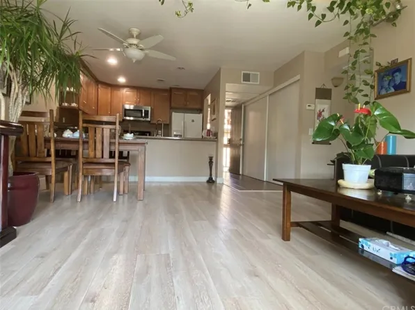 145 Lemon Grv #243, Irvine, CA 92618