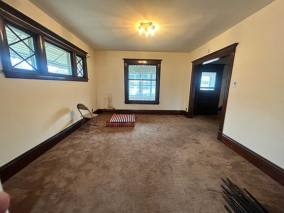 5th image of 1882 Selby Ave