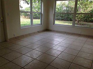 4th image of 625 Poinsettia Dr