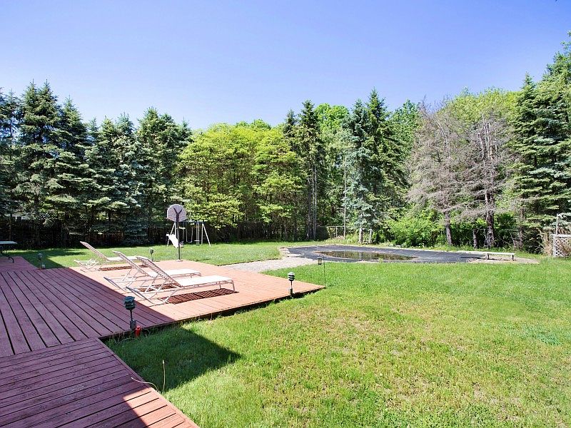 1st image of 24 Lynhaven Pl