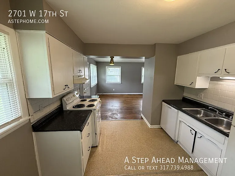 2701 W 17th St — Photo 5