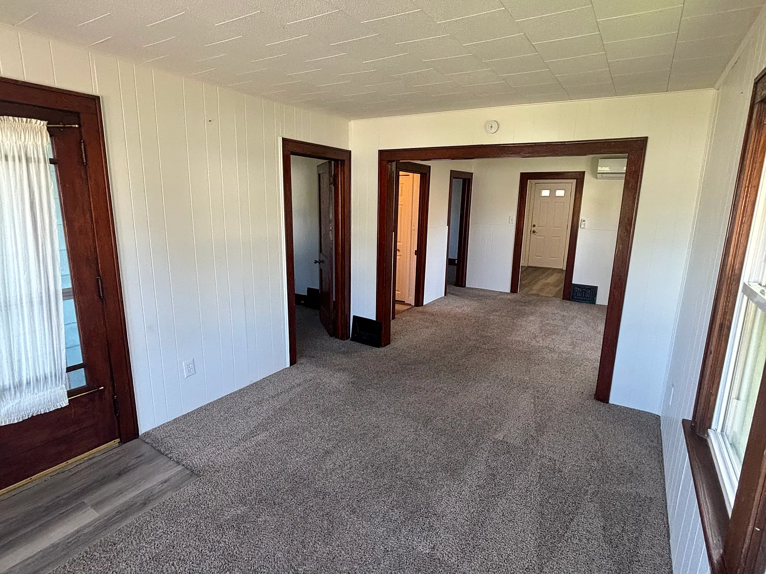 2 bed, 719 sqft, $1,175 — Photo 2