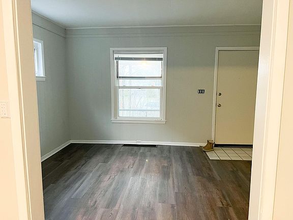 3rd image of 1299 W 105th St #2