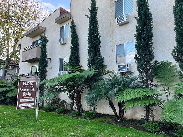 Sherman Oaks Country LLC — Photo 2