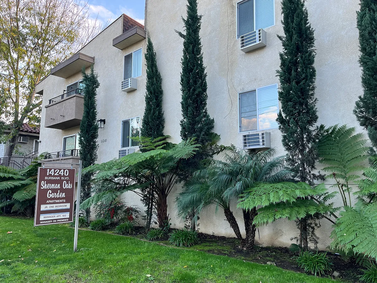 Building Photo - Sherman Oaks Country LLC