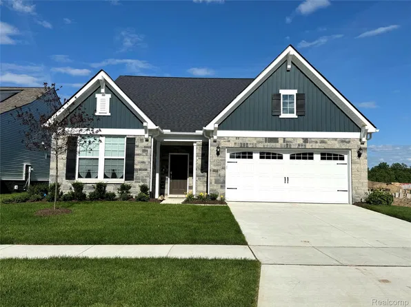 5627 Lewiston Rd, Canton, MI 48188