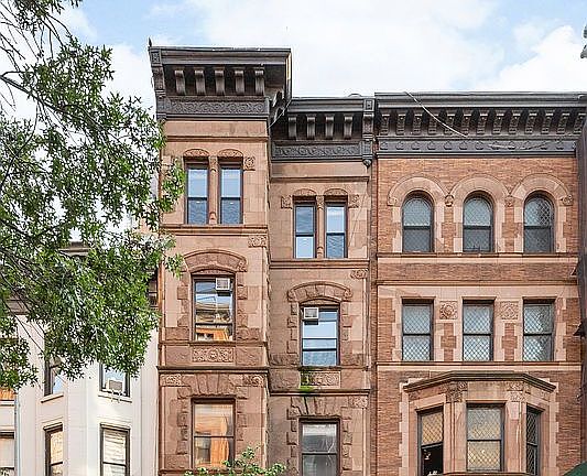 2nd image of 110 W 81st St #House