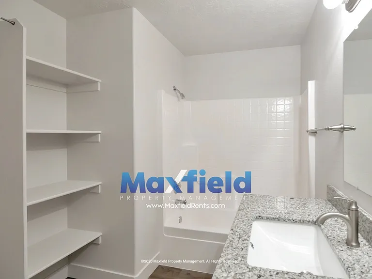 2737 E 750 N #3 — Photo 18