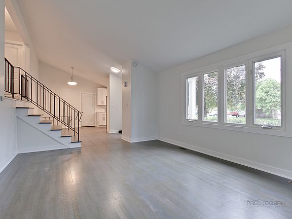 5th image of 4021 N Bloomington Ave