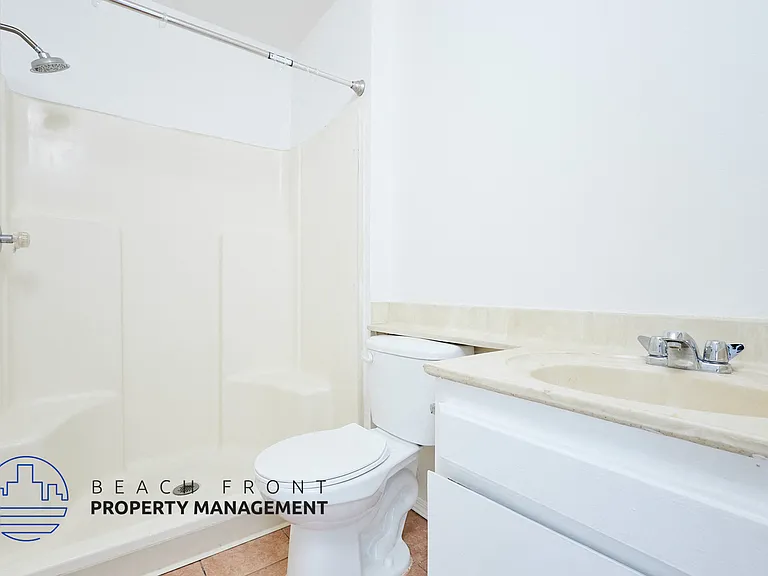 744 Rose Ave. — Photo 12
