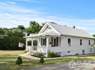 38 River Rd, East Brunswick, NJ 08816