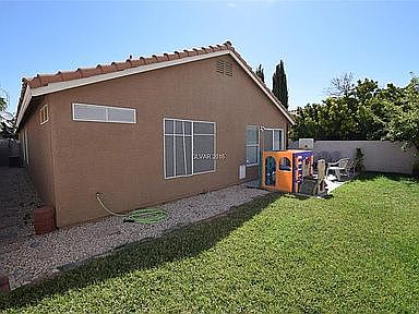 2nd image of 8229 W Gilmore Ave