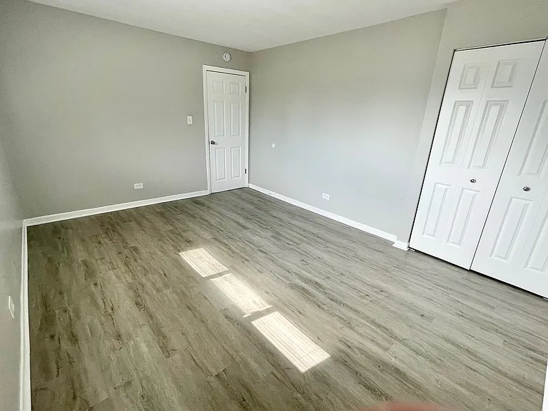 1721 E Roosevelt Rd #4 — Photo 11