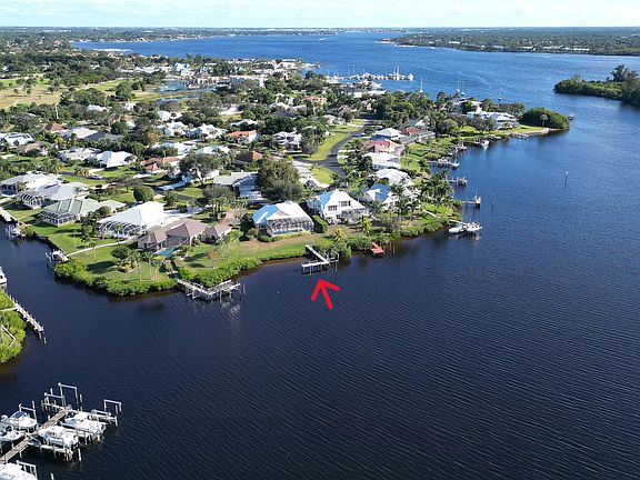 5th image of 3283 SE River Vista Drive