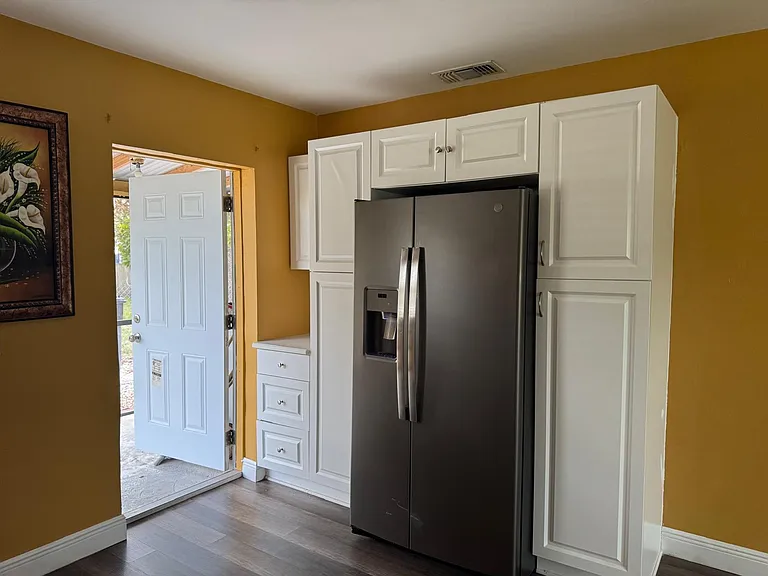 11115 Hannaway Dr — Photo 3