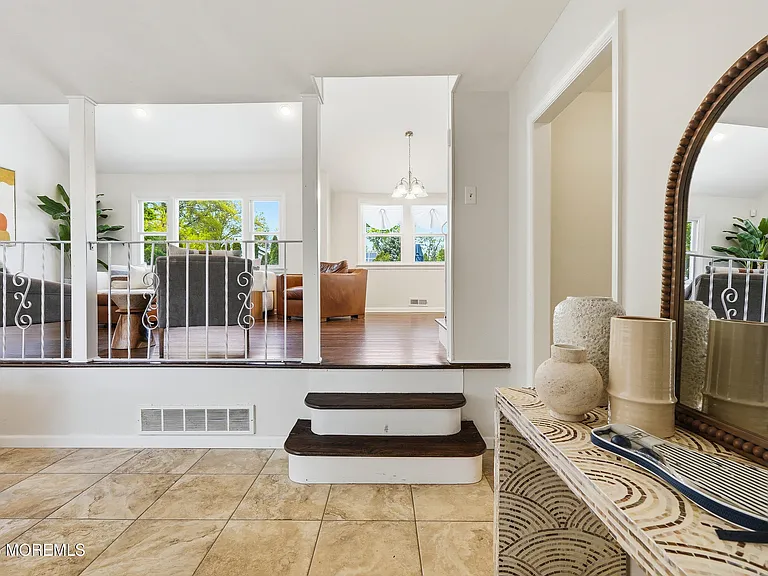 4 Cheryl Dr — Photo 4