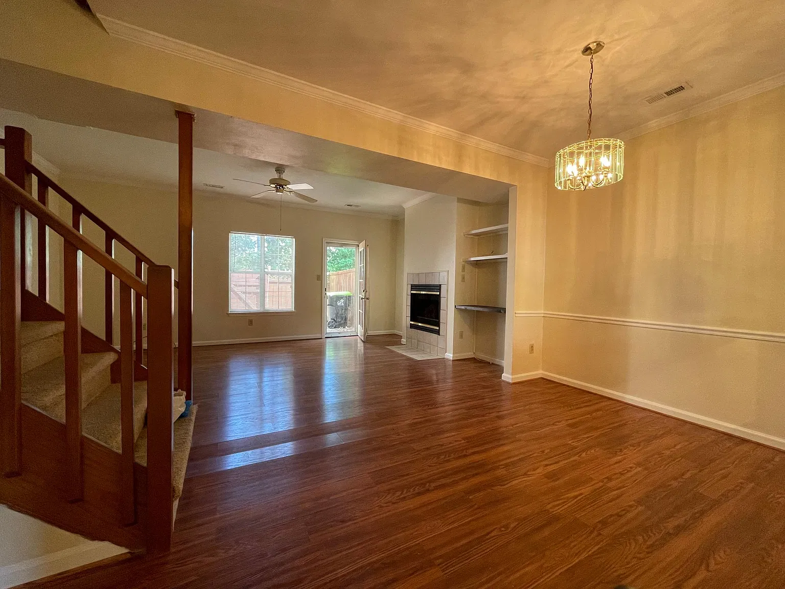 3 bed, 2.5 bath, 1440 sqft, $2,100 — Photo 4