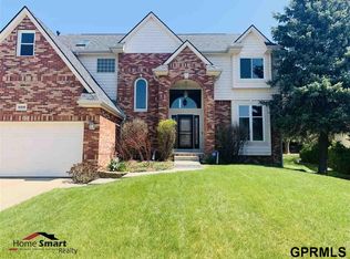 6008 Cross Creek Rd, Lincoln, NE 68516