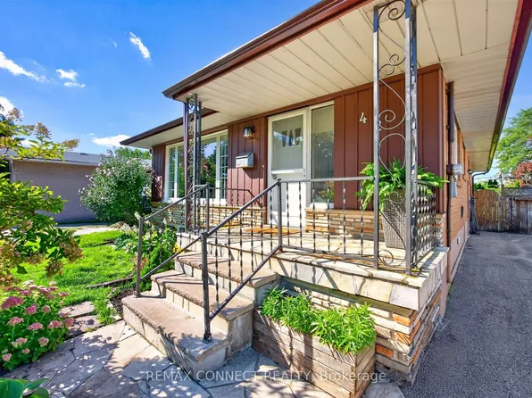 42 Bainhart Cres, Toronto, ON M1H 2R3