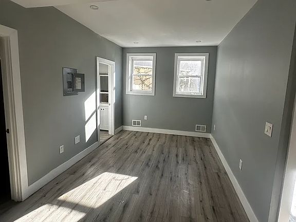 4th image of 1-500 N 9th Ave