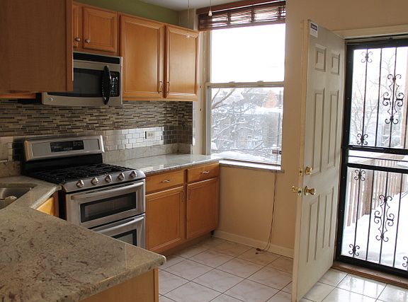 4th image of 4350 S Lake Park Ave #3S