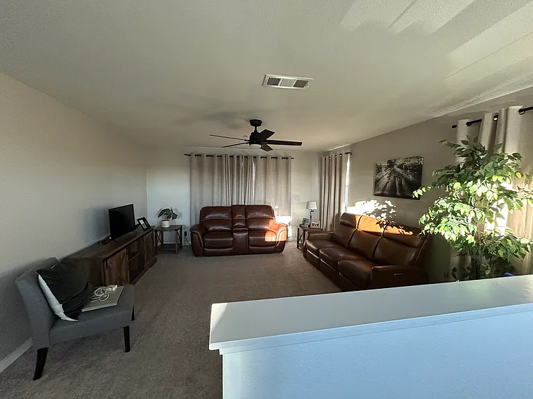 4563 Highland Ave — Photo 10