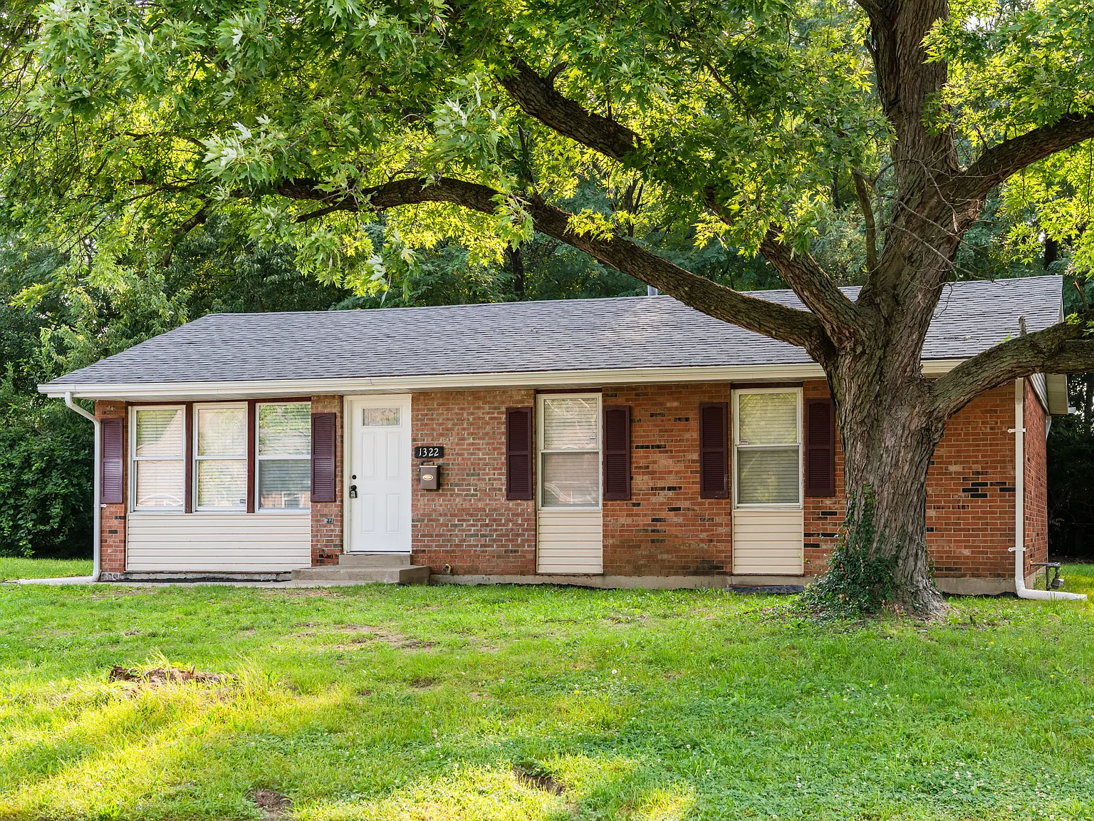 5 bed, 2000 sqft, $1,600 — Photo 4