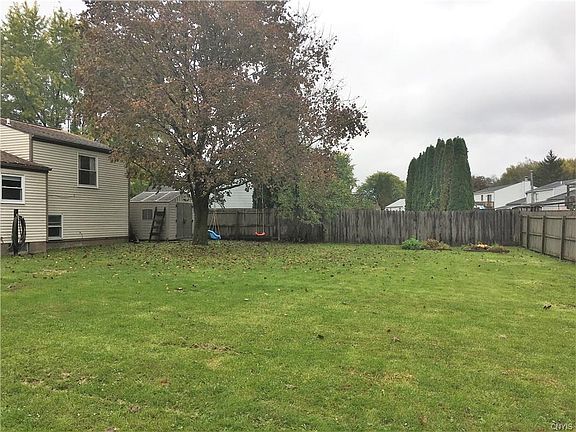3rd image of 112 Baltic Dr