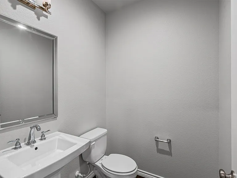 2611 McCart Ave — Photo 26