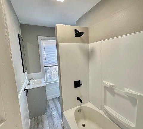 5th image of 653 Brock Ave APT 3