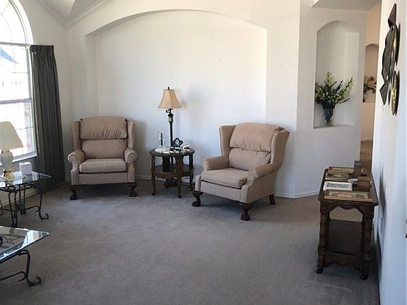 5th image of 1038 Pondview Dr