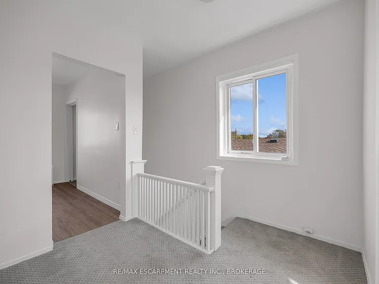 7 Maitland St #UPPER — Photo 6