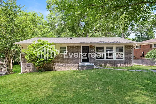 4207 Hampshire Dr Photo 1