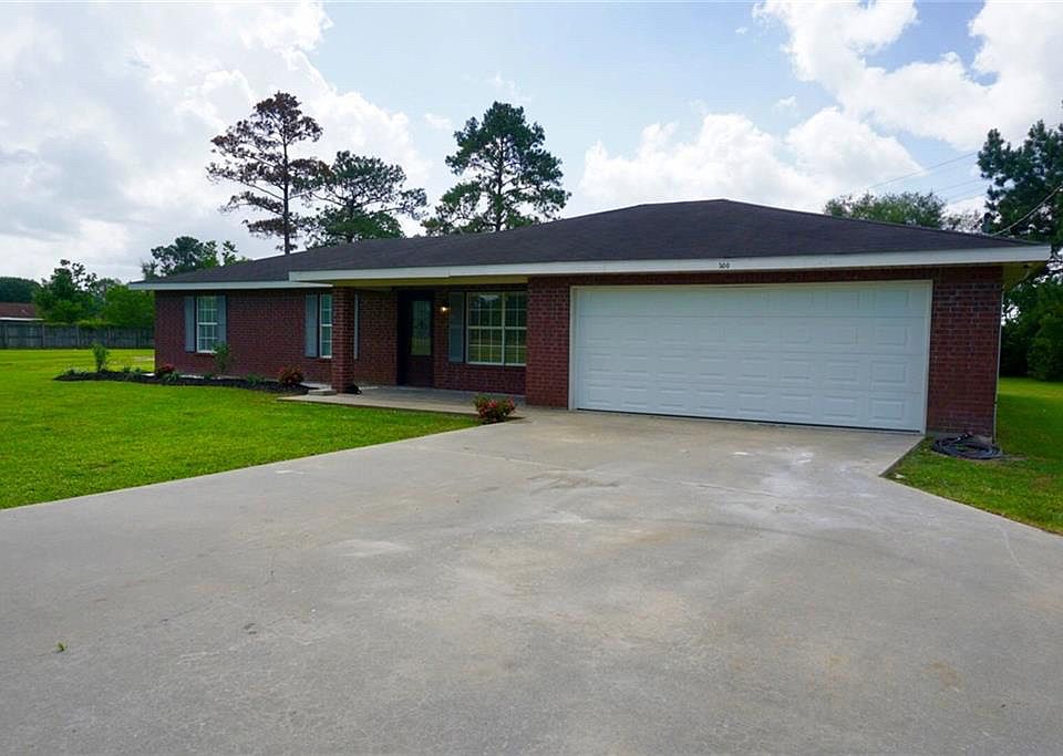 1st image of 300 Primrose Dr