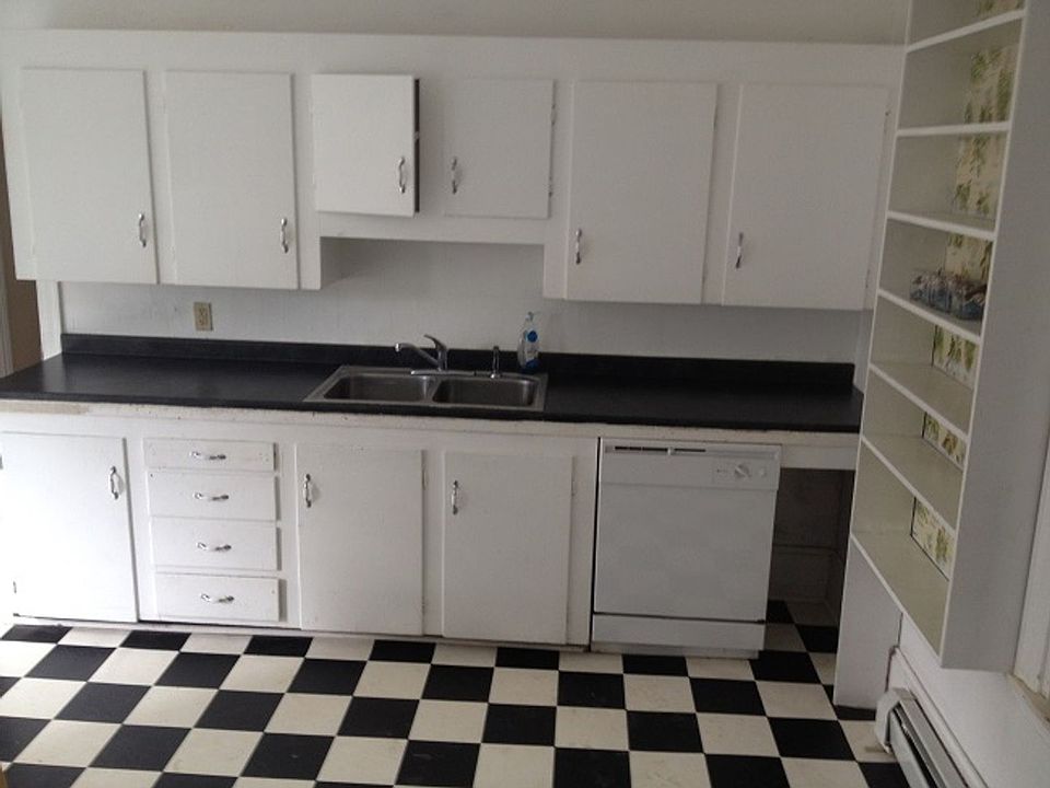 2nd image of 205 Main St #1
