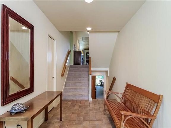 5th image of 7 Southwick Ct
