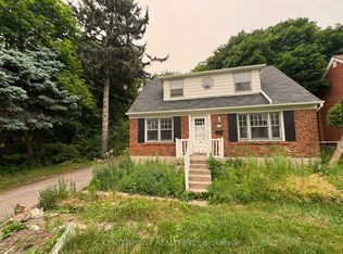 27 Grantbrook St, Toronto, ON M2R 2E6