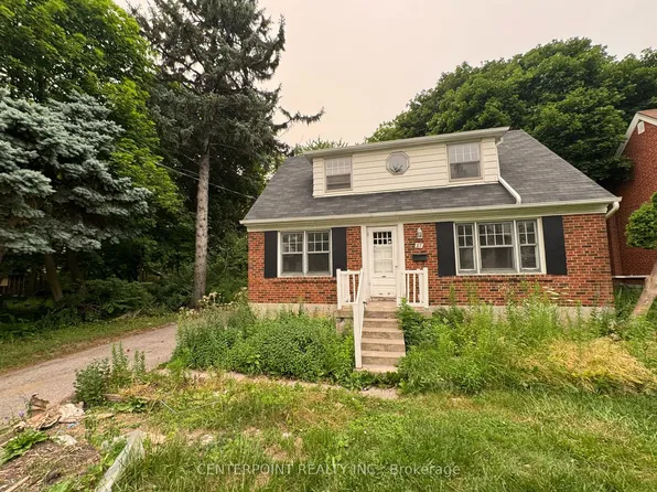 27 Grantbrook St, Toronto, ON M2R 2E6