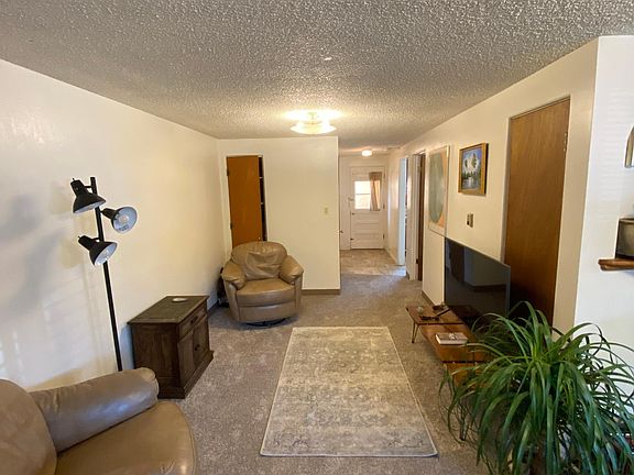 4th image of 716 E Lewis St #B