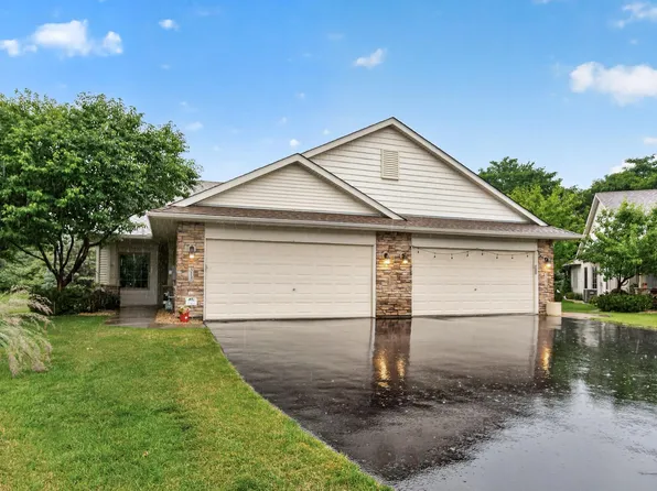 313 Summer Pl E, Maplewood, MN 55117