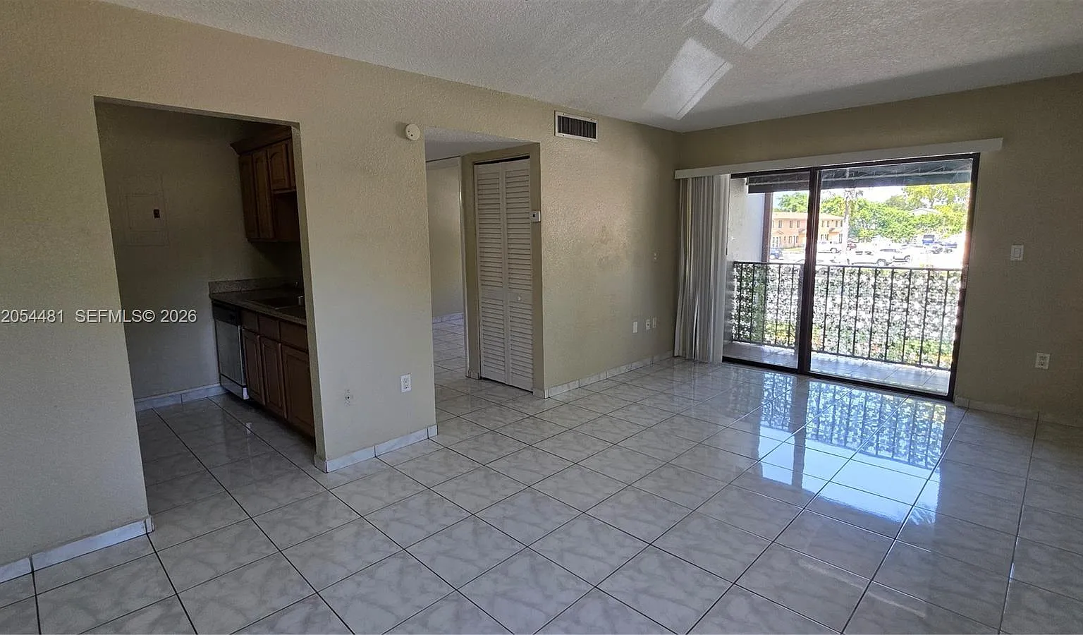 Magnolia Lane Condo — Photo 2