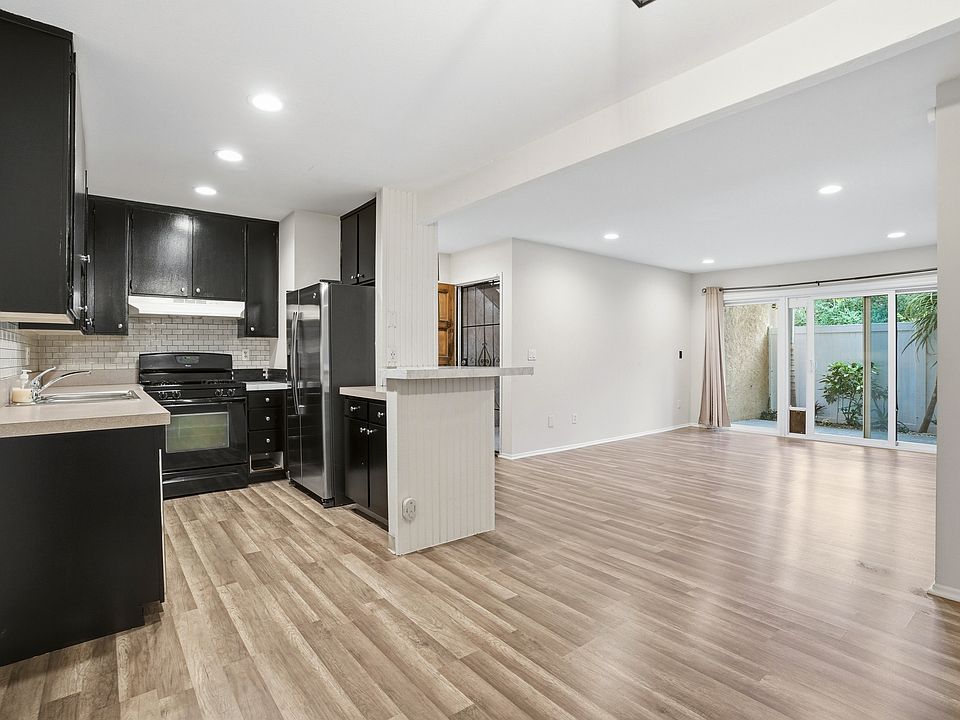 1st image of 1101 W Macarthur Blvd Unit 271