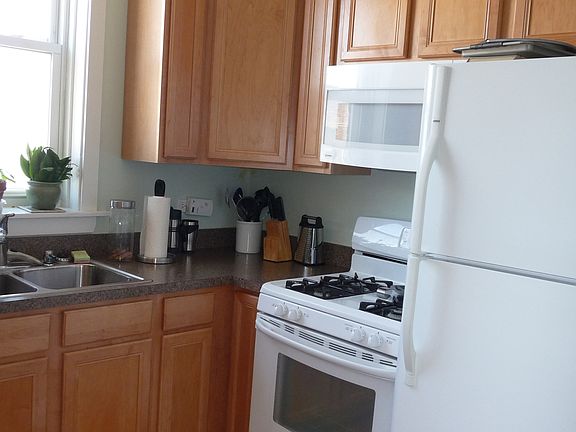 2nd image of 4322 N Mozart St Fl 3