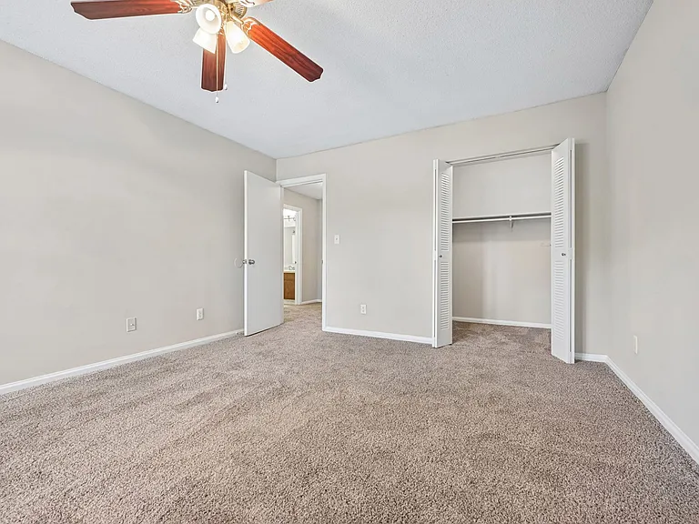 Lynnwood Park — Photo 32