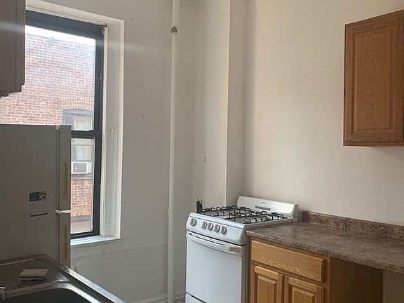 3rd image of 3036 34th St APT 5E