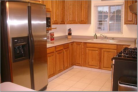 partial view of kitchen