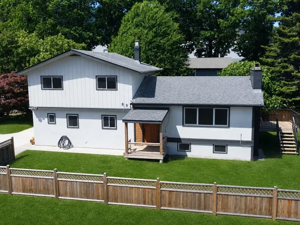 896 Davis Rd, Gibsons, BC V0N 1V8