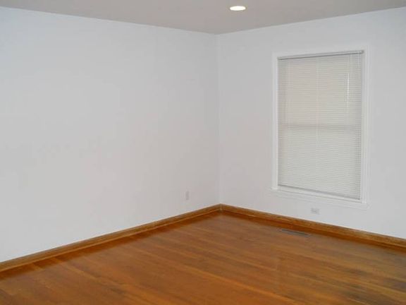 3rd image of 4104 Deep Wood Cir