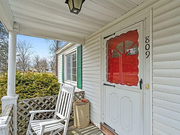5th image of 809 Grooms Rd